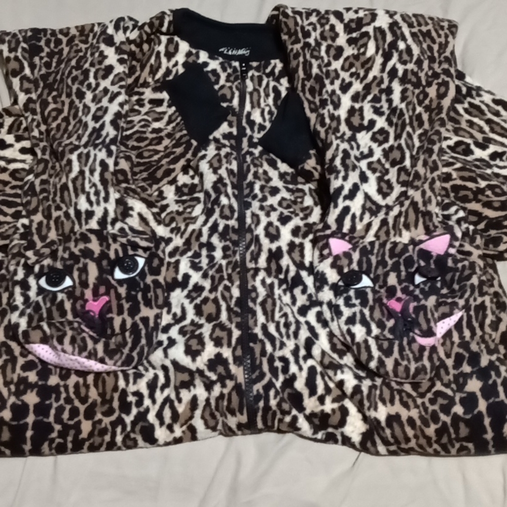 Nick & Nora Cheetah Print Onesie w/ Cat Feet